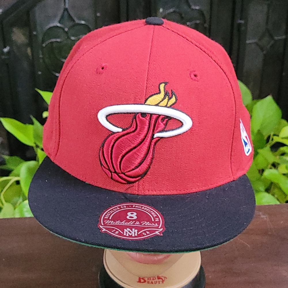 Miami Heat Mitchell & Ness NBA Hardwood Classics Fitted Cap